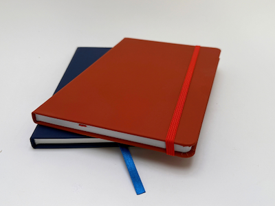 Notesbog A5, hardcover Mursten/ rød
