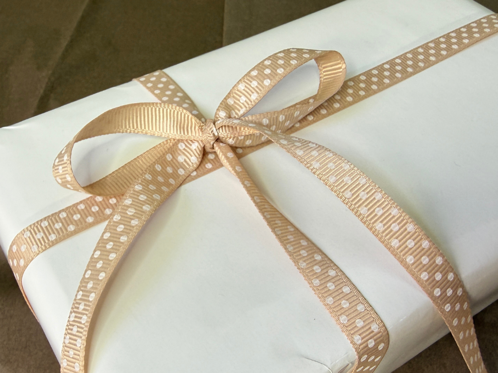 Silkebånd m. prikker sand 10mmx91m