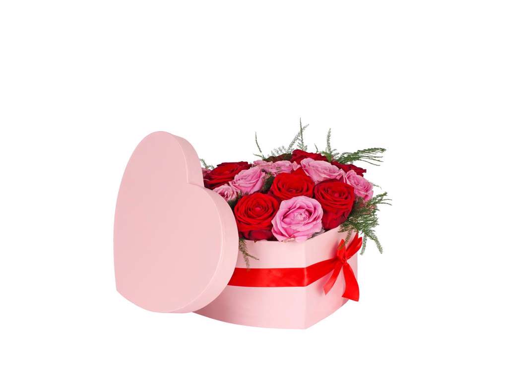 Heart box pink with red bow 15x19x10 cm