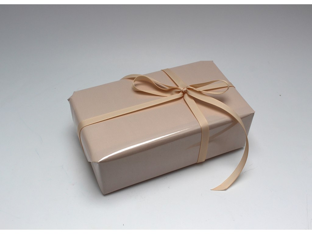 Wrapping paper Light Pink varnish shiny 50cmx180m