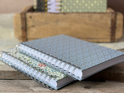 Notesbog A5 Blue/green flowers spiralryg