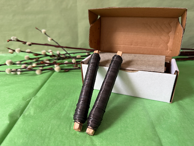 Winding wire Black  0.6mm. 10 rl. per box.