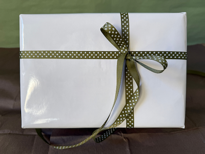 Silkebånd m. prikker oliven 10mmx91m