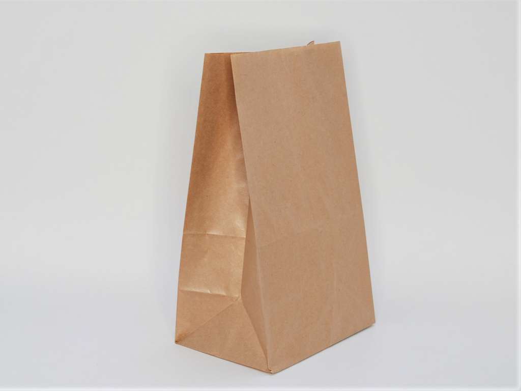 Block bottom bag Brown 18x12x29cm. 60 gr.
