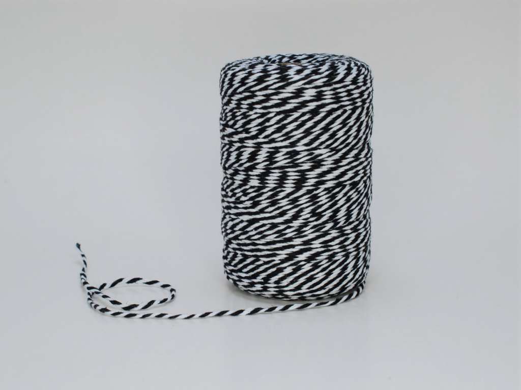 Document yarn black/white