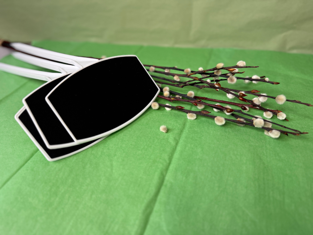 Plastic sign 45 cm Black