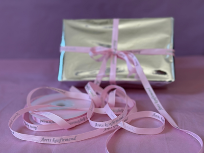 Årets konfirmand bånd rosa 9mmx20m