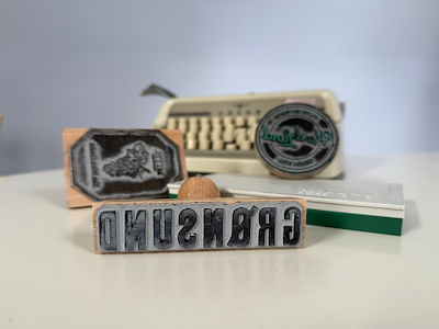 Træhåndstempel med logo Ø50mm.