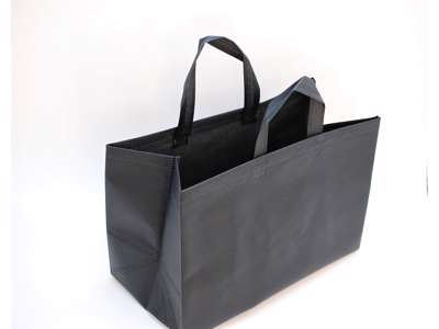 Taske sort non wowen Bredde 35cm x højde 24cm + bund/dybde 17cm.
