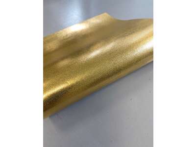 Gavepapir guld præget 2790-50cm x 50 m