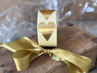 Large heart labels Gold 1000 pcs per roll