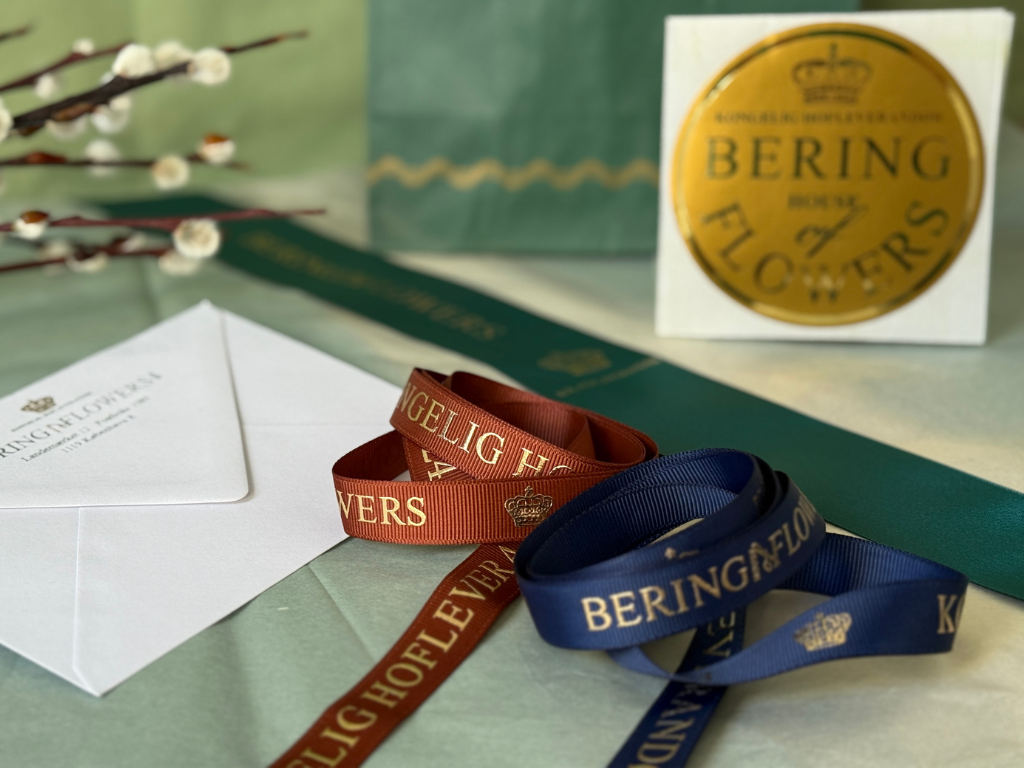 Silkebånd 16mm med tryk - 20 ruller i glat eller rillet