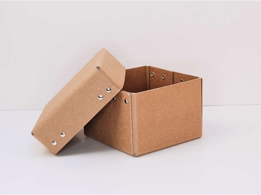 Nittede æsker 11x11x8cm m. låg