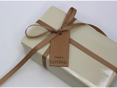Hængemærker Giving is Loving (50 stk)