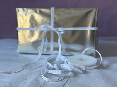 Årets konfirmand bånd hvid 9mmx20m