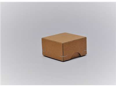 Smykkeæske  5x5x3 cm brun. 10 stk pr. pakke