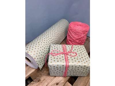 Gavepapir mint med guld prikker 57cm