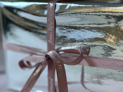 Årets konfirmand bånd gl. rosa 9mmx20m