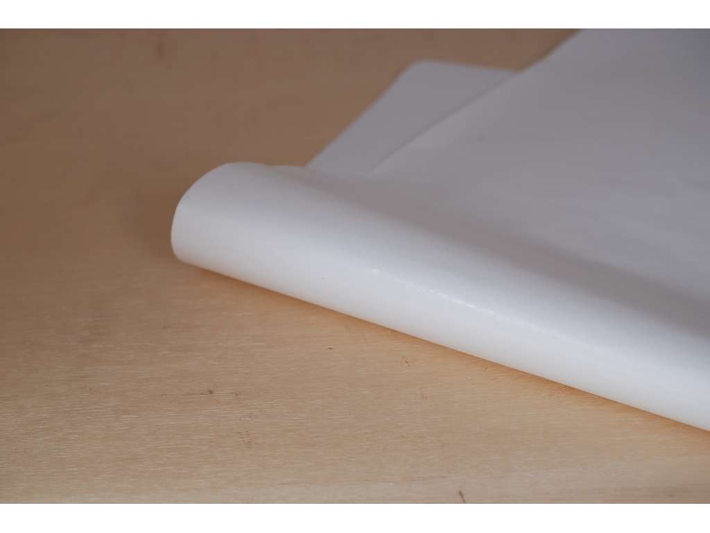 Wrapping paper in 45 gram white kraft 40x60cm