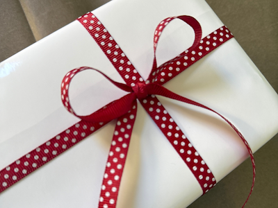 Silkebånd m. prikker bordeaux 10mmx91m